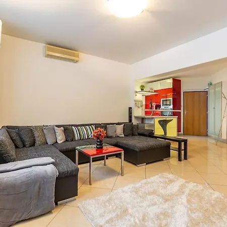 Slovakia Bratislava's Regal Hideaway Апартаменты
