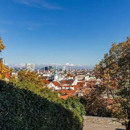 Slovakia Bratislava's Regal Hideaway Апартаменты *