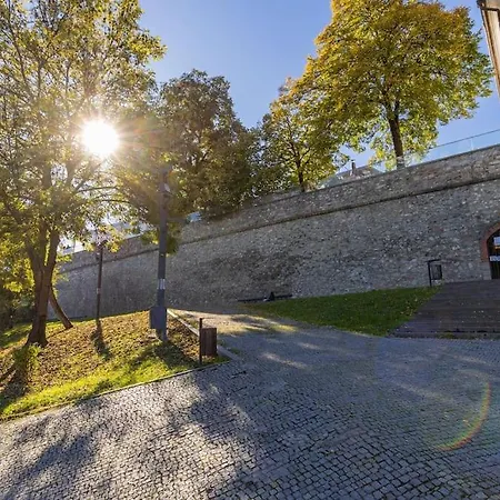 アパート Slovakia Bratislava's Regal Hideaway ブラチスラヴァ