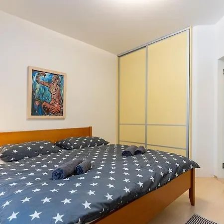 アパート Slovakia Bratislava's Regal Hideaway ブラチスラヴァ