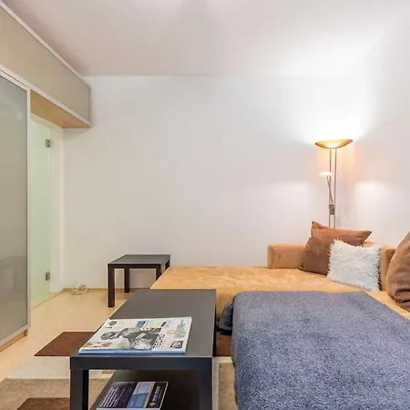 アパート Slovakia Bratislava's Regal Hideaway ブラチスラヴァ